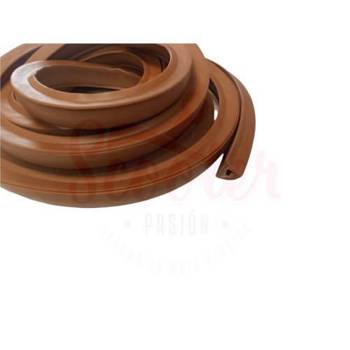 Goma marrón cófano Vespa, adaptable a todos los modelos salvo Vespa COSA
